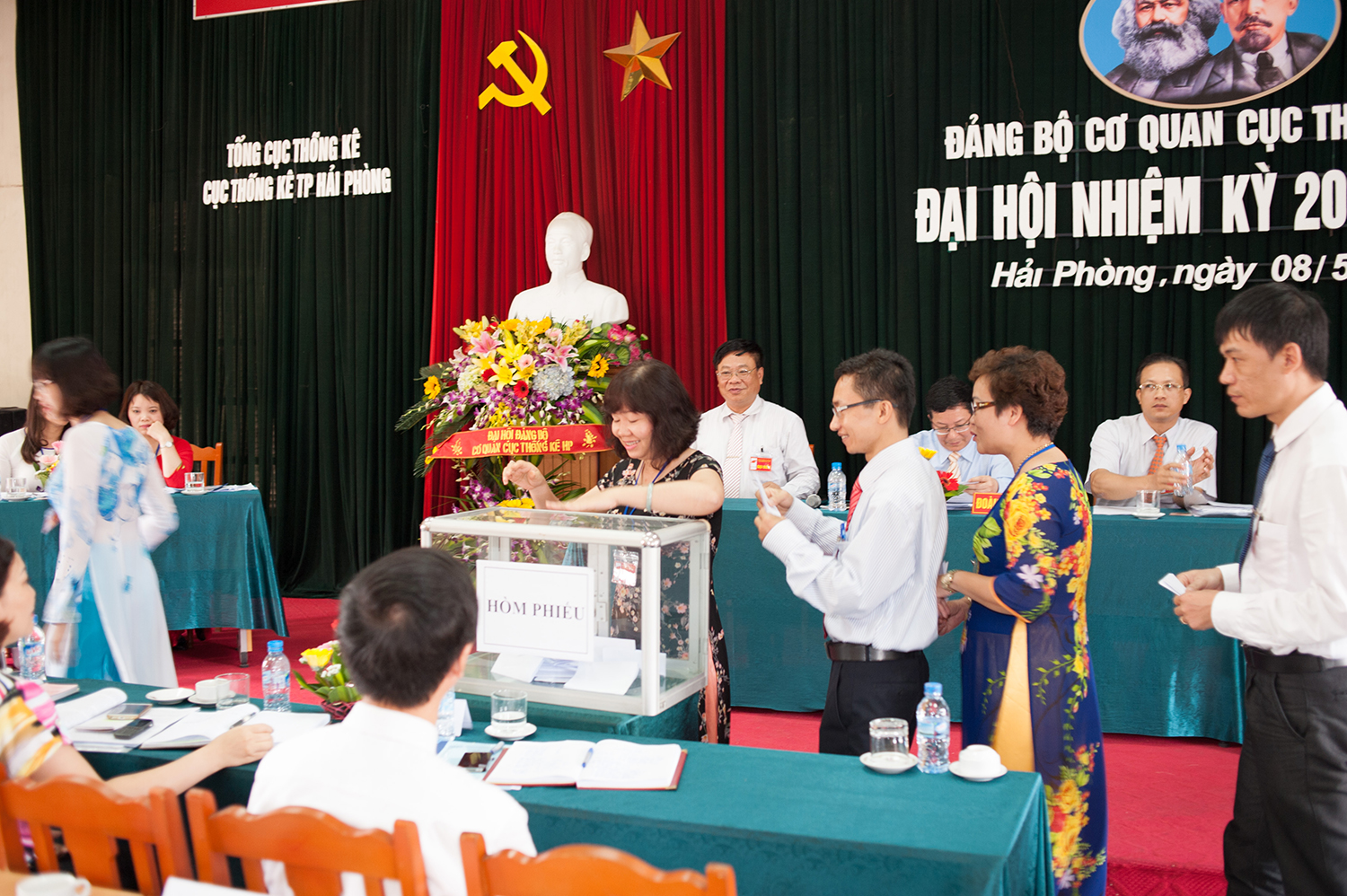 anh 6cac dai bieu bo phieu bau bch nhiem ky 2015 2020